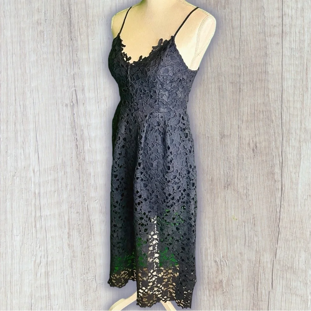 ASTR The Label Navy Blue ‘Lace Illusion Midi Dress’ Size Small - Picture 14 of 16